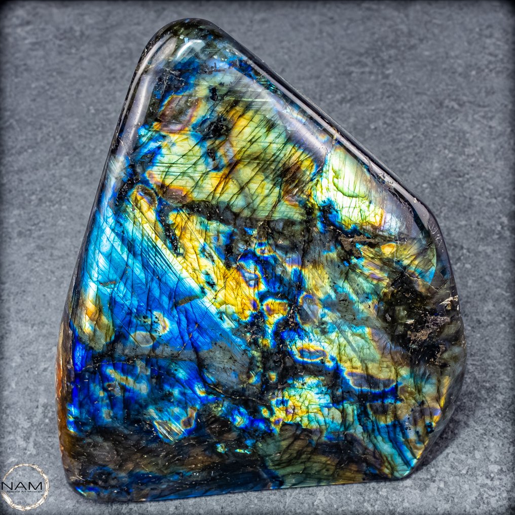 Natural labradorite from Madagascar Shimmering play of colors of nature- 3361.28 g #1.0