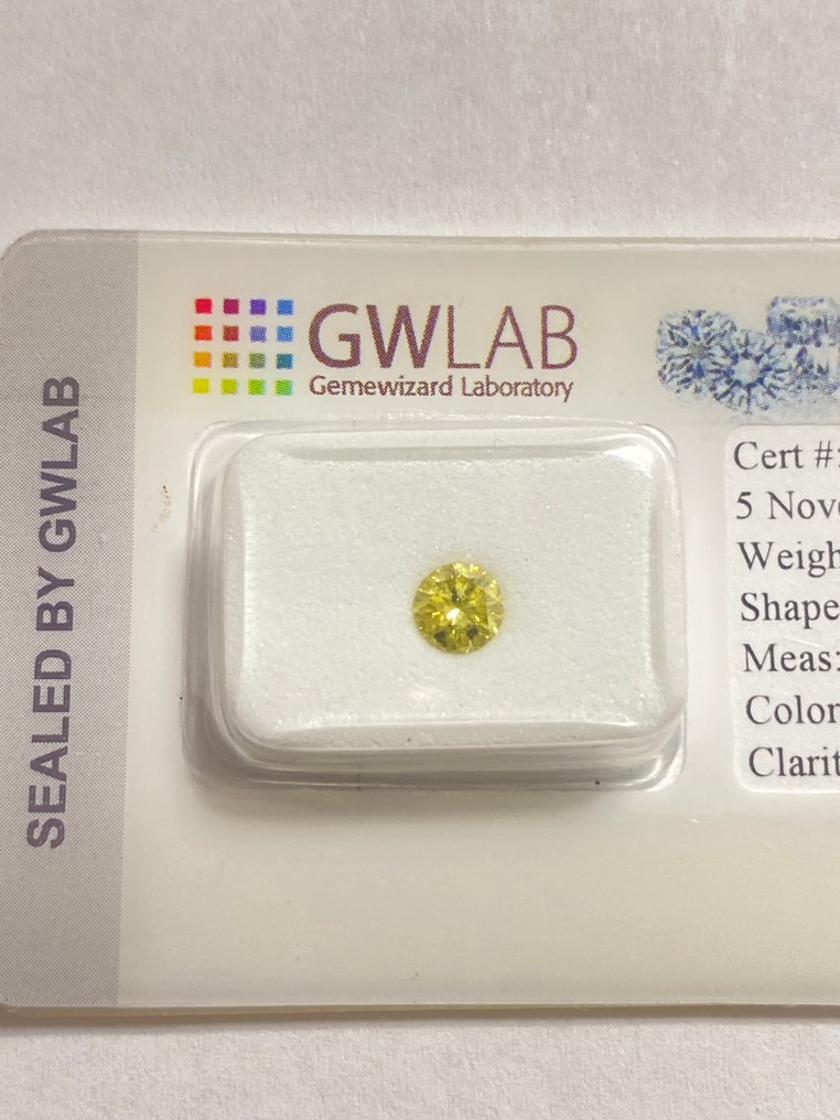 χωρίς τιμή ασφαλείας - 1 pcs Διαμάντι (Επεξεργασμένου χρώματος) - 0.41 ct - Στρογγυλό - Fancy intense Πρασινωπό Κίτρινο - I1 - Gemewizard Gemological Laboratory (GWLab) #1.0