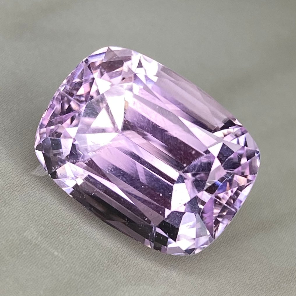 Nincs minimálár Rózsaszín Kunzit - 17.00 ct - Nemzetközi Színes Drágakő Szövetség (ICA GemLab) #1.0