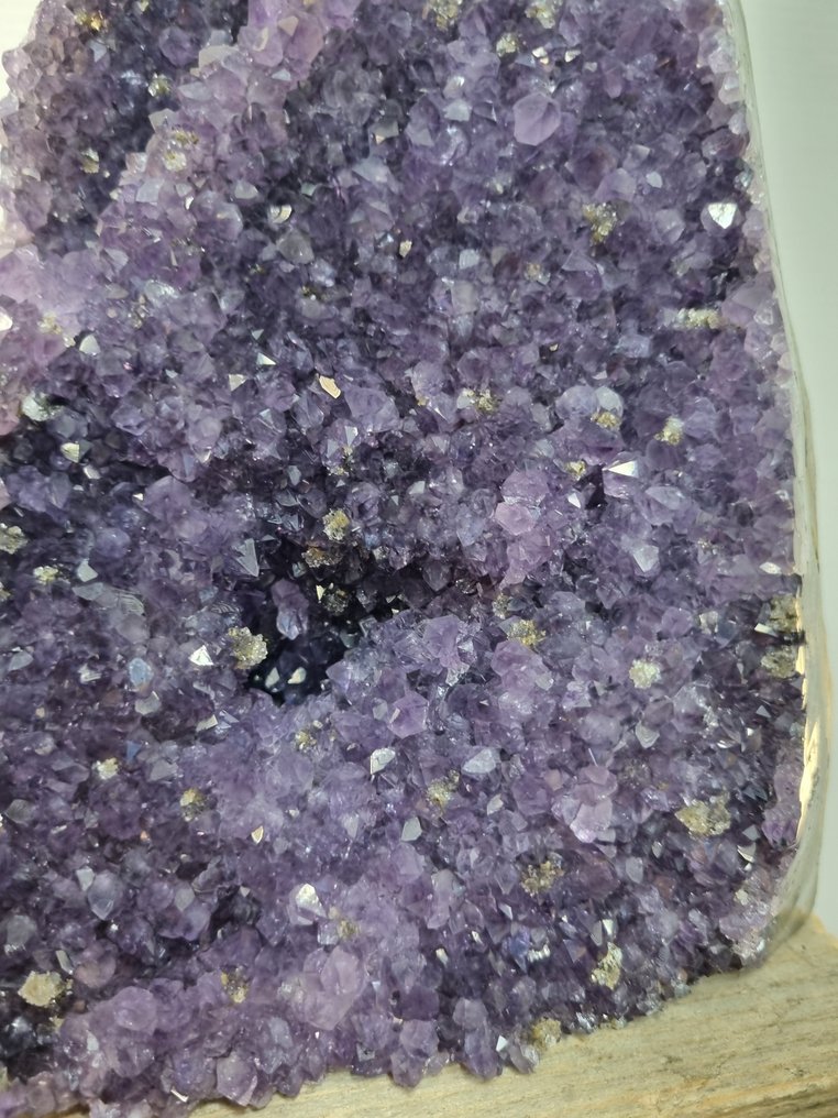 Υψηλής ποιότητας - Μεγάτο αμέθυστο - σταλακτίτης Ομαδοποίηση σε πάγκο πολυτελείας. - Ύψος: 170 mm - Πλάτος: 135 mm- 2700 g #3.2