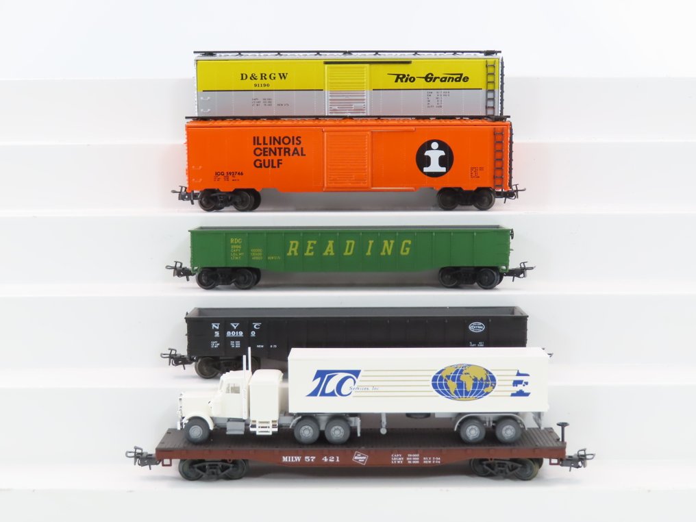 Märklin H0 - 4862 - Model train freight wagon set (1) - 5-piece goods wagon set with 4-axle boxcars, gondolas, and flat wagons with cargo (truck). - Rio Grande, Milwaukee Road, o.a. #1.0