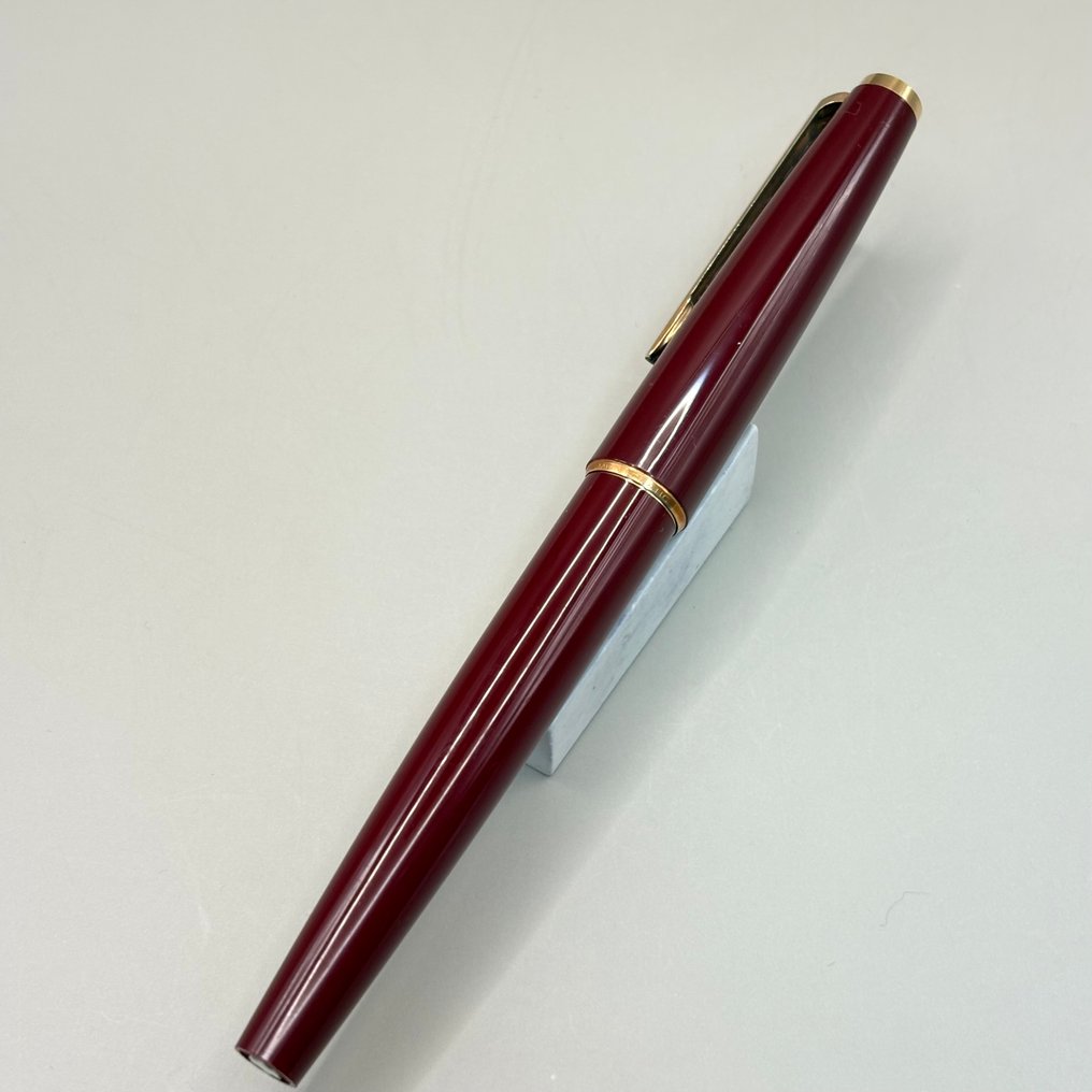 Montblanc - 320P (bordeaux) - 14K gold nib (EF) - Täytekynä #4.3