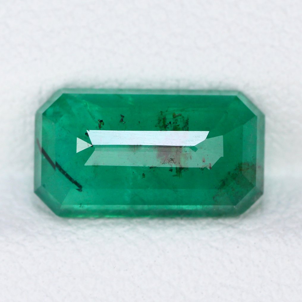 Ingen reservasjonspris - 1 pcs  Grønn Smaragd  - 2.45 ct - Internasjonal forening for fargede edelstener (ICA GemLab) - Zambisk mindre beløp av O #1.0