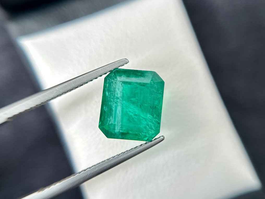 Nincs minimálár Zöld Smaragd  - 8.37 ct - Lotus Gemology - Intenzív zöld - kisebb olaj #1.0