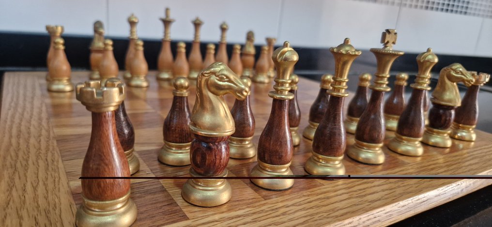 Schaakspel - Ajedrez clásico de Lujo vintage hecho a mano - Goudlaag, brons, cak hout en messing. #3.2