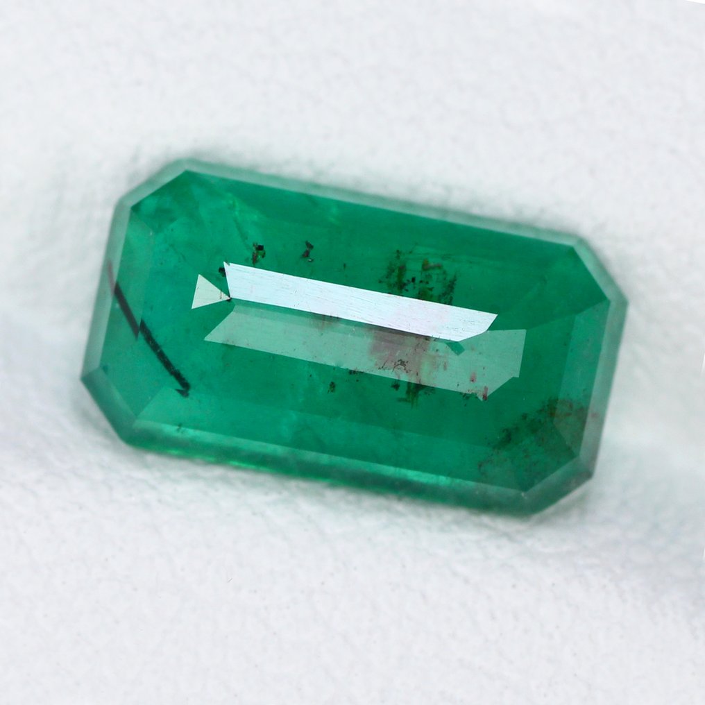 Ingen reservasjonspris - 1 pcs  Grønn Smaragd  - 2.45 ct - Internasjonal forening for fargede edelstener (ICA GemLab) - Zambisk mindre beløp av O #4.3