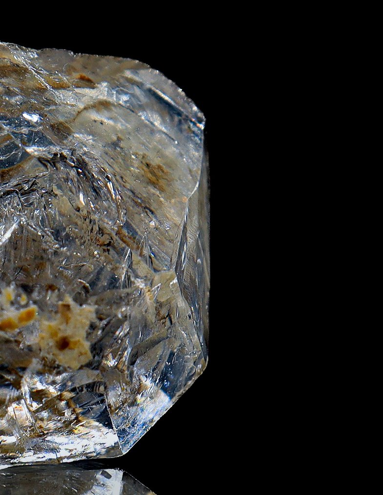 Colossal Herkimer Diamond • 39.60 ct • UV Light reactive petroleum - Height: 26 mm - Width: 21 mm- 7.92 g - (1) #2.1