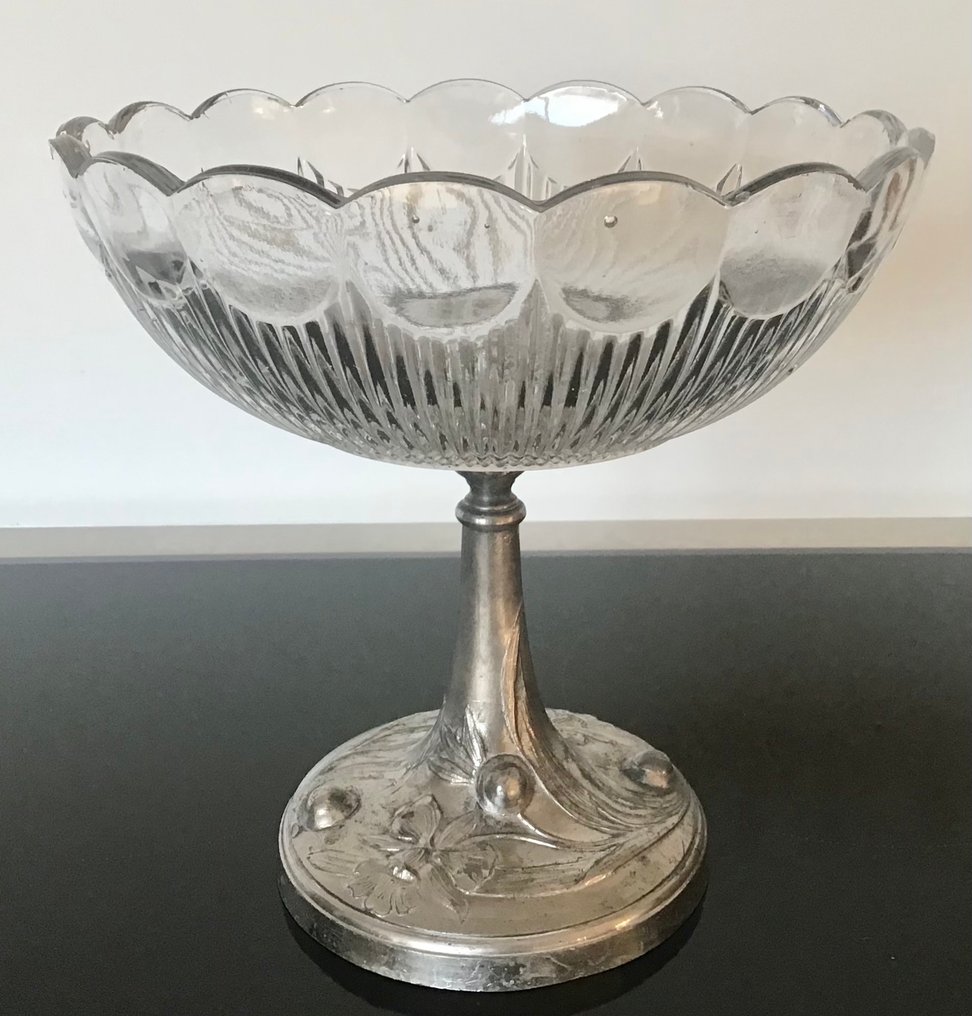 Vallerysthal - Πιατέλα - Compotier, γυαλί σε κομψό πόδι, ασημένιου χρώματος zamac, διακοσμημένο με νάρκισσους. #3.2