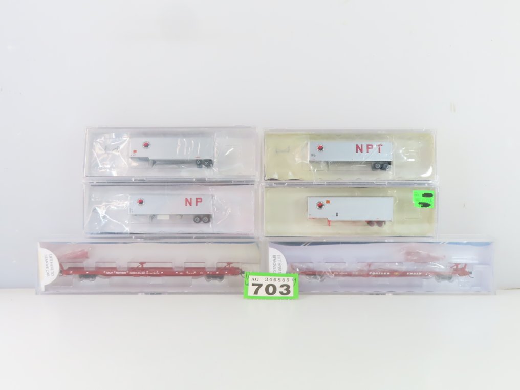 Micro Trains N - o.a. 40333-05/40233-01/40233-04 - Τρένο μοντελισμού μεταφοράς εμπορευμάτων (2) - 2x 4-άξονες επίπεδοι φορτωτές για τη μεταφορά τρέιλερ με φορτίο (μεταξύ άλλων με την επιγραφή "NPT") - Great Northern #2.1