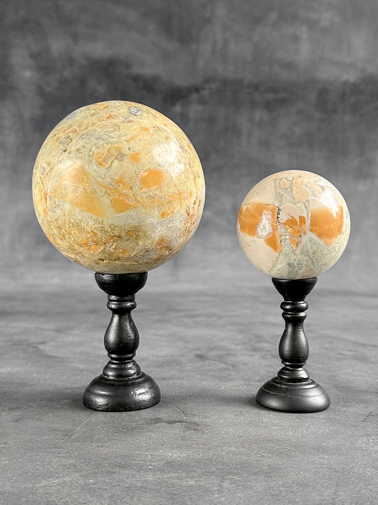 Preț fără rezervă - Pereche minunată de onix. Sphere pe suporturi personalizate - Înălțime: 18.5 cm - Lățime: 10.1 cm- 2600 g - (2) #1.0