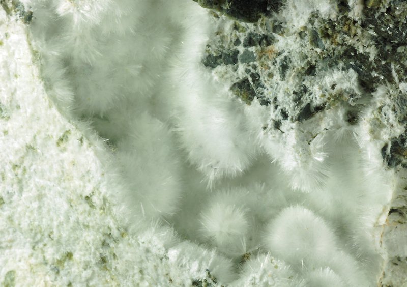 Artinite Crystals on matrix - Height: 75 mm - Width: 60 mm- 98 g - (1) #1.0