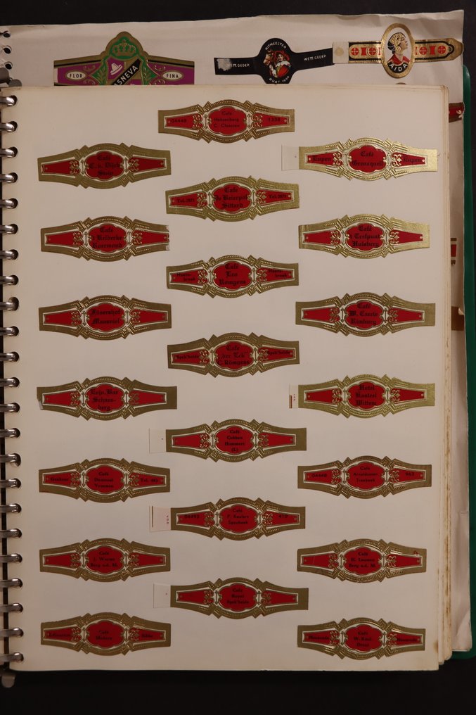 Zeer mooi opgezette verzameling sigarenbandjes in 5 albums - circa 4500 - Cigar band - Paper #2.1
