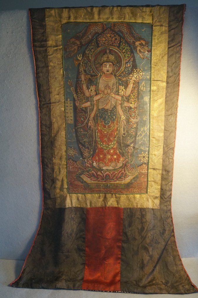 Κρεμαστό scroll του Avalokiteshvara Thangka με ζωγραφισμένους επίχρυσους χρωστικές σε κεντρικό #1.0