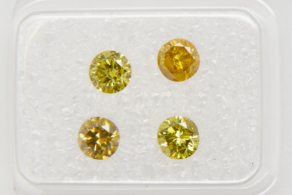 Senza Prezzo di Riserva - 4 pcs Diamante  (Con trattamento colore)  - 0.96 ct - Rotondo - I1, I2, I3 - Gem Report Antwerp (GRA) #2.1