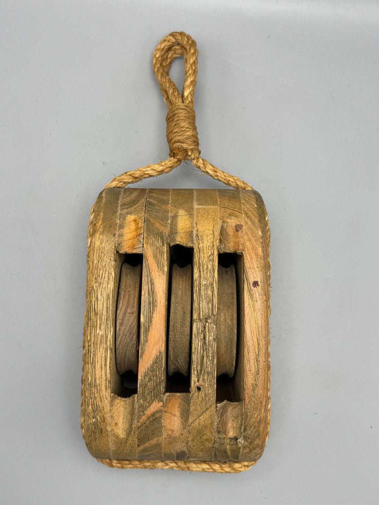 Decoratieve houten scheepskatrol - Working tool  #4.3