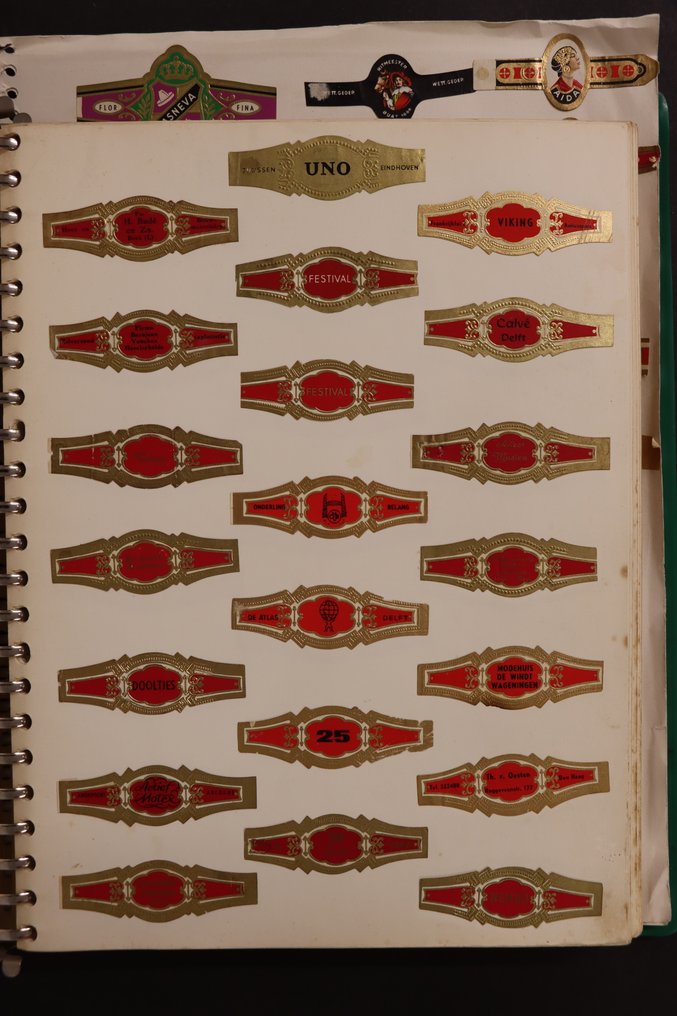 Zeer mooi opgezette verzameling sigarenbandjes in 5 albums - circa 4500 - Cigar band - Paper #1.0