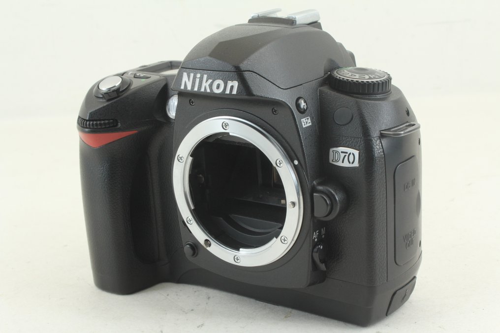 Nikon D70|AF-S Nikkor 18-55mm F/3.5-5.6GⅡED|AF Nikkor 70-300mm F/4-5.6G Digitalkamera #1.0