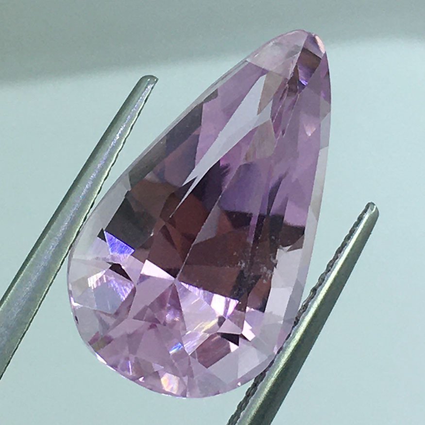 Nincs minimálár - 1 pcs Lila Kunzit - 12.69 ct - Nemzetközi Gemmológiai Intézet (IGI) - Természetes kunzit #1.0