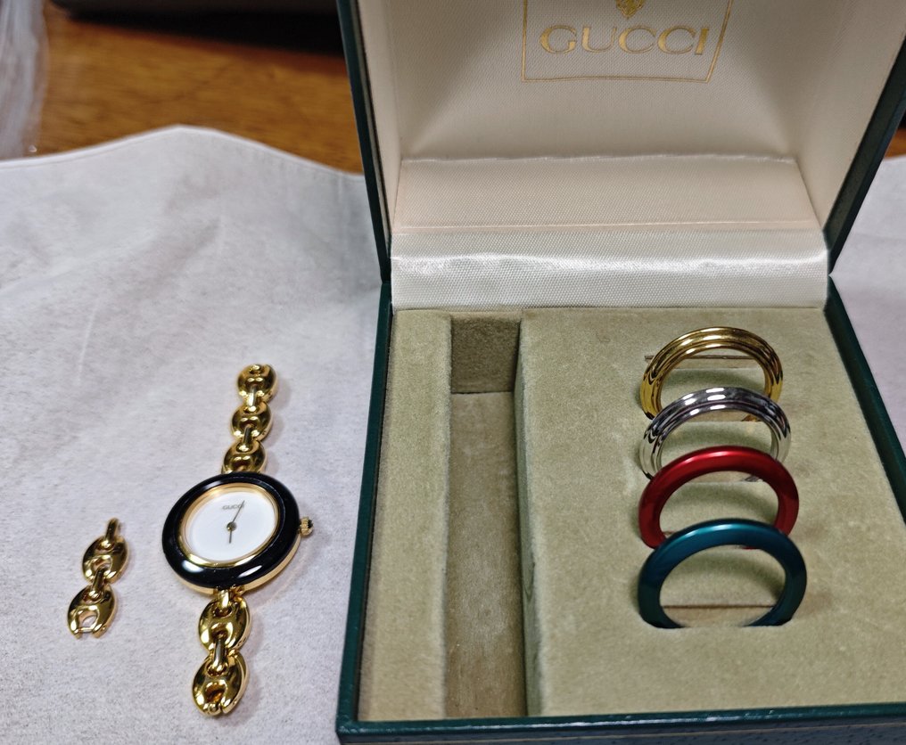 Gucci - Change Bezel - Nincs minimálár - 11/12.2 - Női - 1990-1999 #1.0