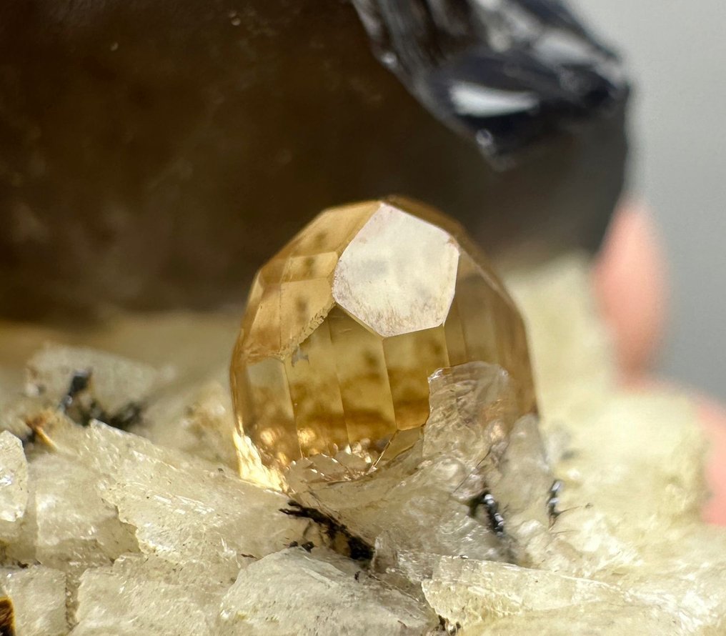 黃玉 水晶群 - 高度: 33 mm - 闊度: 31 mm- 18.2 g - (1) #1.0