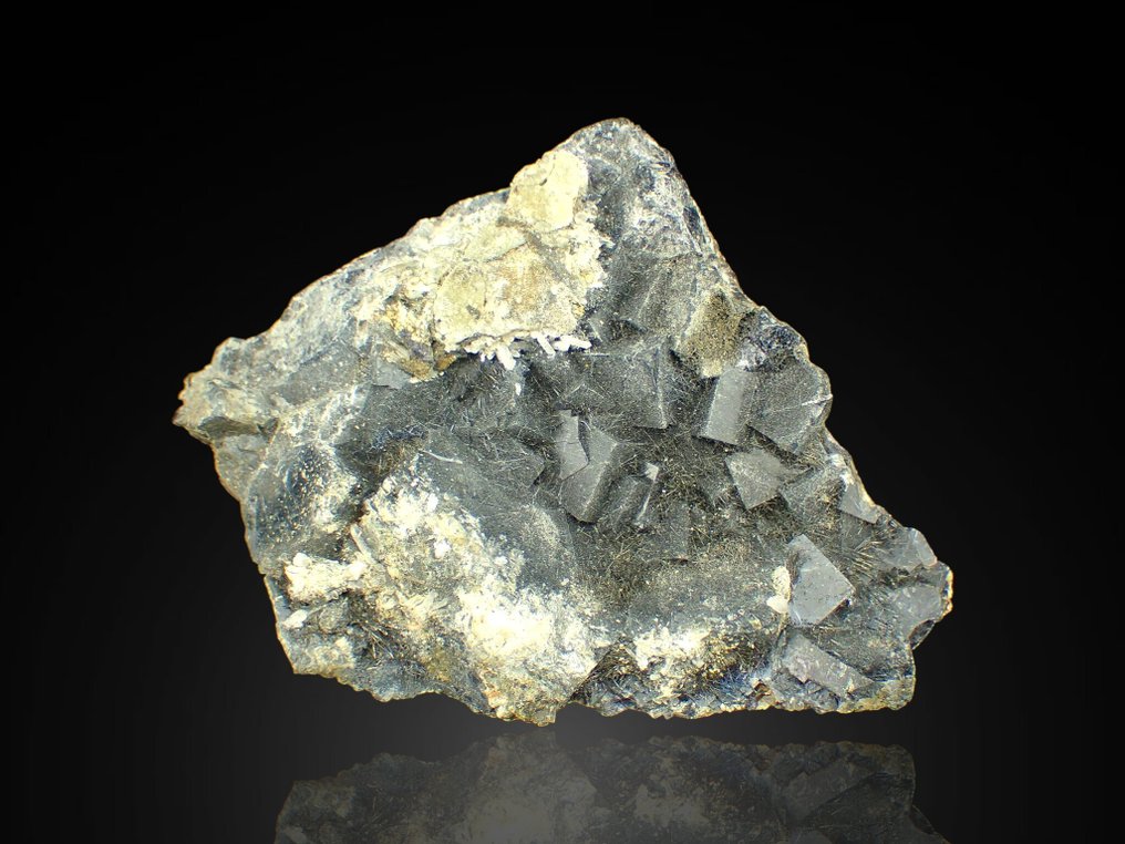 Fluorite with Stibnite Crystals on matrix - Height: 87 mm - Width: 60 mm- 174 g #1.0