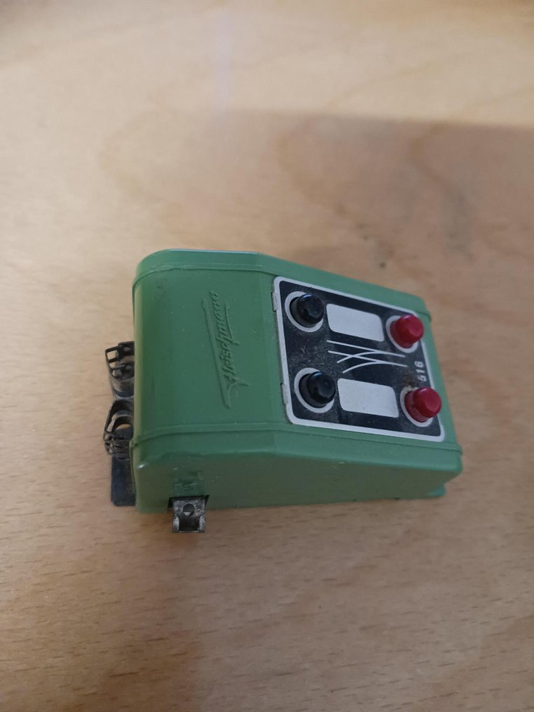 Fleischmann alle schalen - 6920 (8x), 6922 (1x) en 6925 (1x) - Model train control unit (10) - Green components for switches and track indication, plastic casing. #1.0