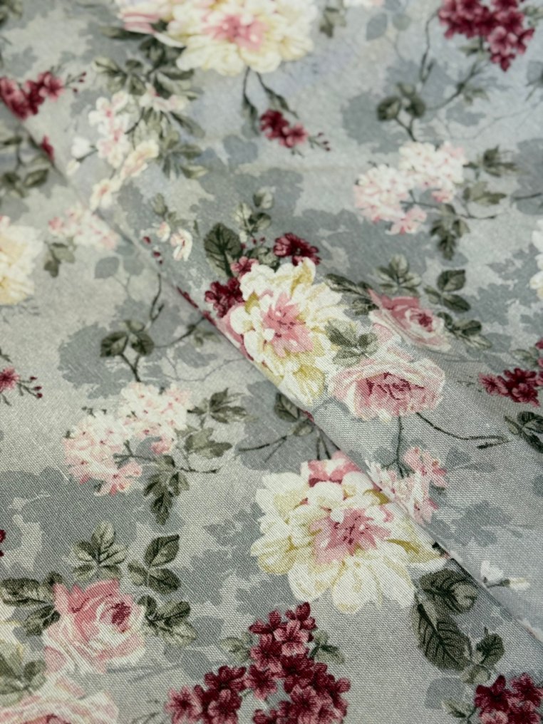 魅力时尚面料，带有牡丹花卉图案的幻想图案。 - 紡織品  - 2.8 m - 2.46 m #1.0