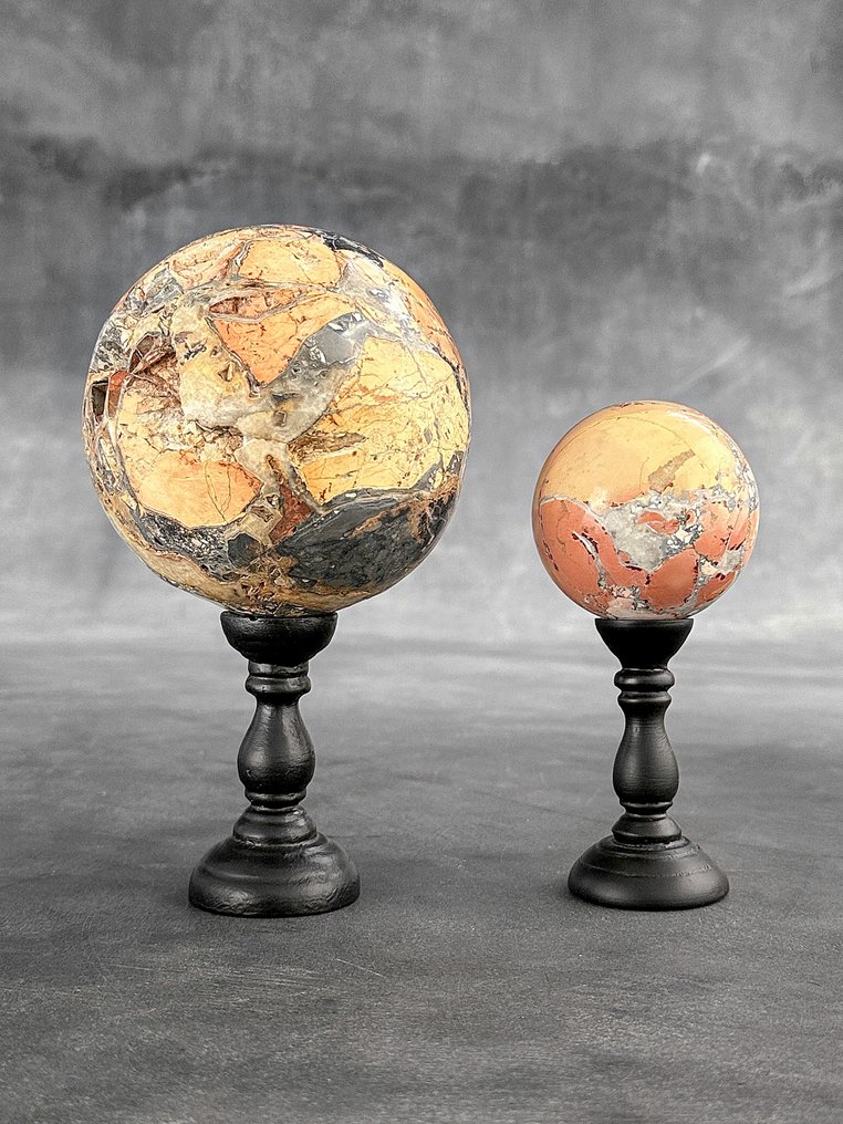 NO RESERVE PRICE - Wonderful Pair of Red Maligano Jasper Spheres on custom stands- 2400 g - (2) #1.0