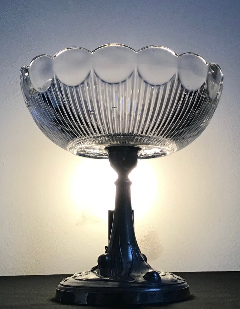 Vallerysthal - Πιατέλα - Compotier, γυαλί σε κομψό πόδι, ασημένιου χρώματος zamac, διακοσμημένο με νάρκισσους. #1.0