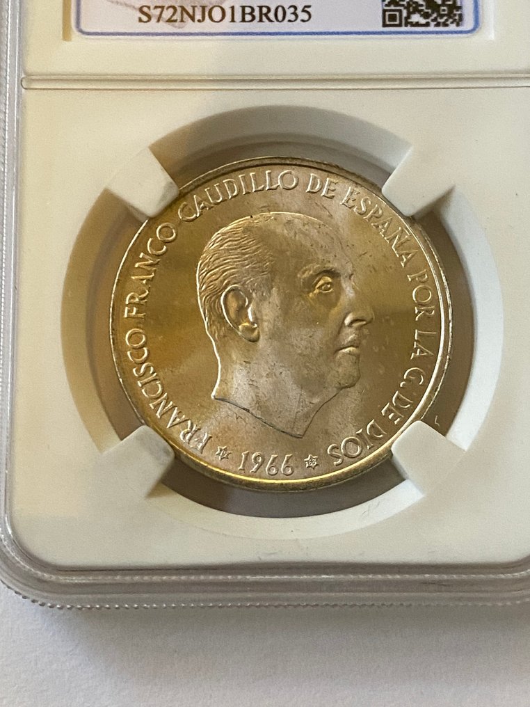 Spain. Francisco Franco. 100 P 1966*68  (No Reserve Price) #2.1