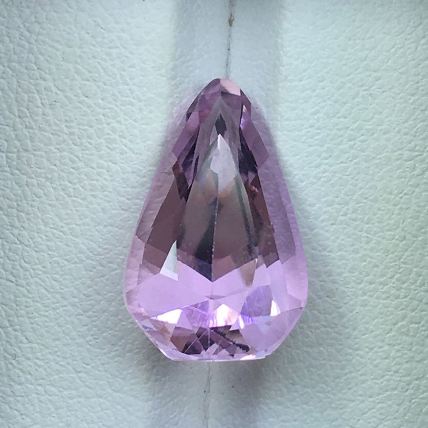 Nincs minimálár - 1 pcs Lila Kunzit - 12.69 ct - Nemzetközi Gemmológiai Intézet (IGI) - Természetes kunzit #1.0