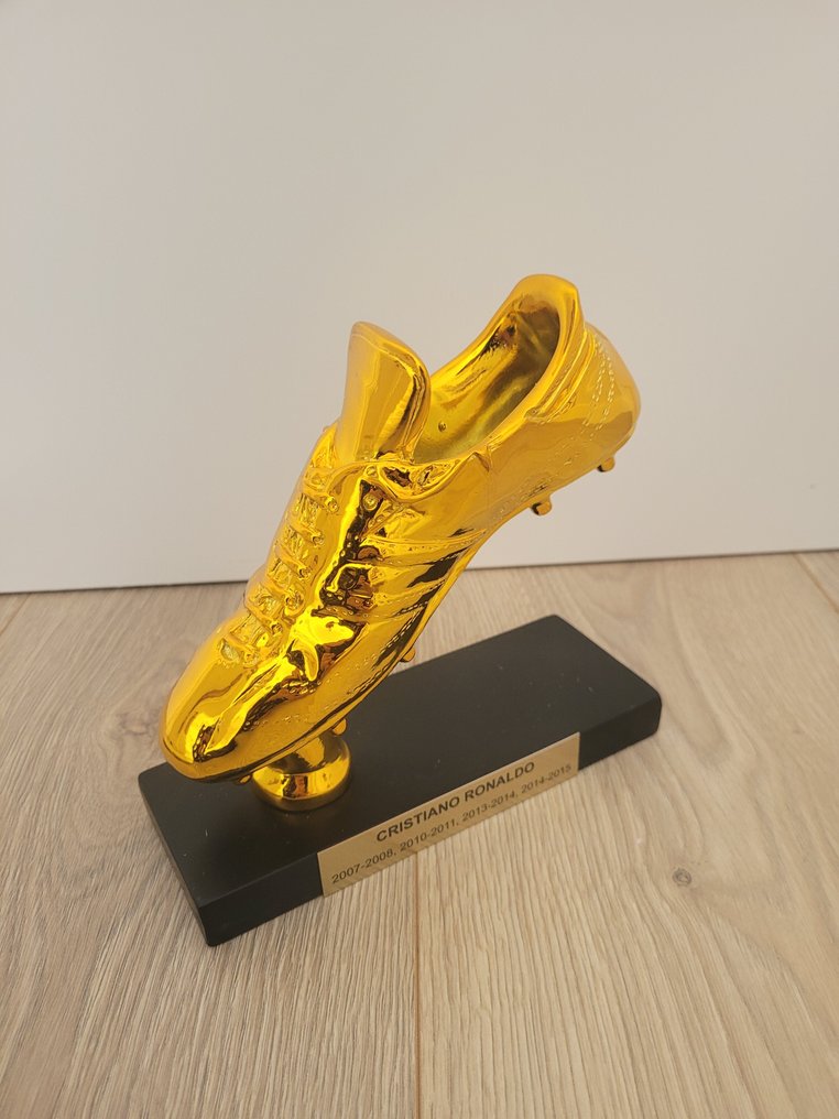 Cristiano Ronaldo · 金靴奖 + CR7摄影  #3.2