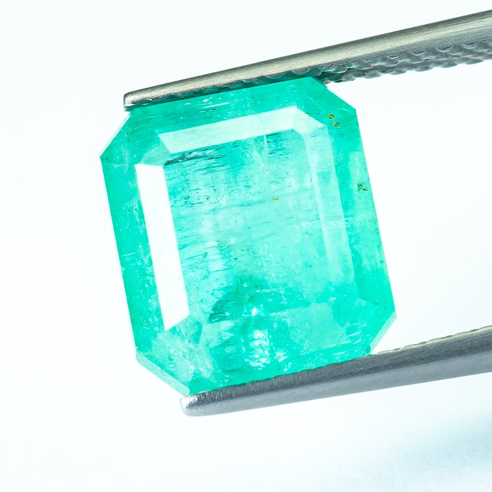 Ingen reservasjonspris Smaragd - 4.43 ct - Bellerophon Gemlab - Blågrønn (Nigeria) #1.0