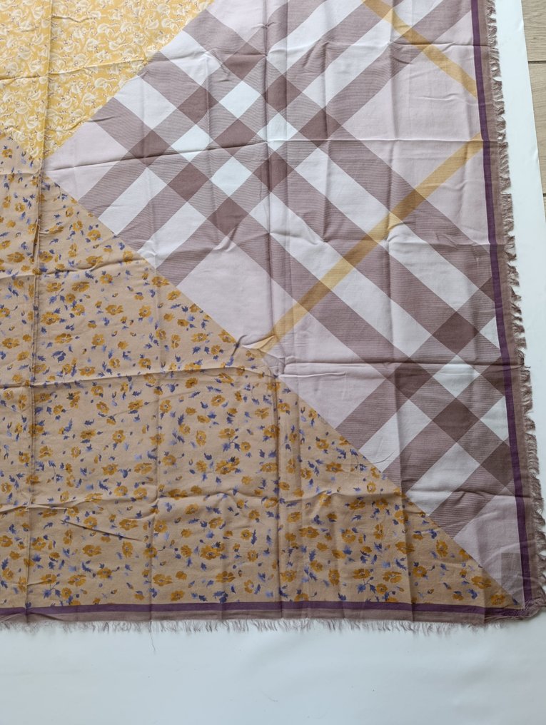 Burberry - ITACHPIN9CAS - Könnyű selyem #1.0