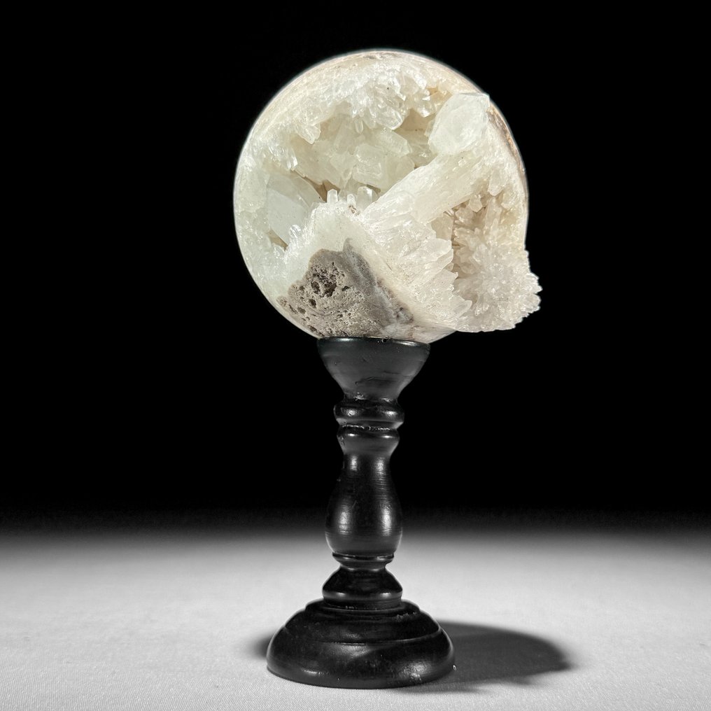 Ornement décoratif (2) - NO RESERVE PRICE - Stunning Pair of Quartz Crystal Sphere & Turritella Sphere on stands #1.0