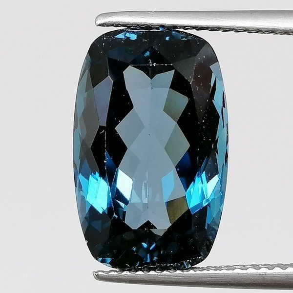 蓝色 黄宝石  - 12.08 ct - 西班牙宝石学院（IGE） #1.0