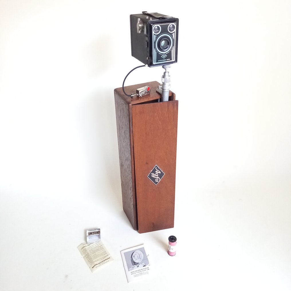 Agfa Synchro Box + wooden box + acc. | Box camera #1.0