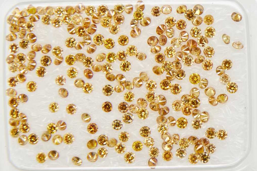 Ei pohjahintaa - 208 pcs Timantti  (Luonnollinen)  - 1.03 ct - Pyöreä - SI1, SI2, I1, I2, I3 - Jalokivitodistus, Antwerpen (GRA) #1.0