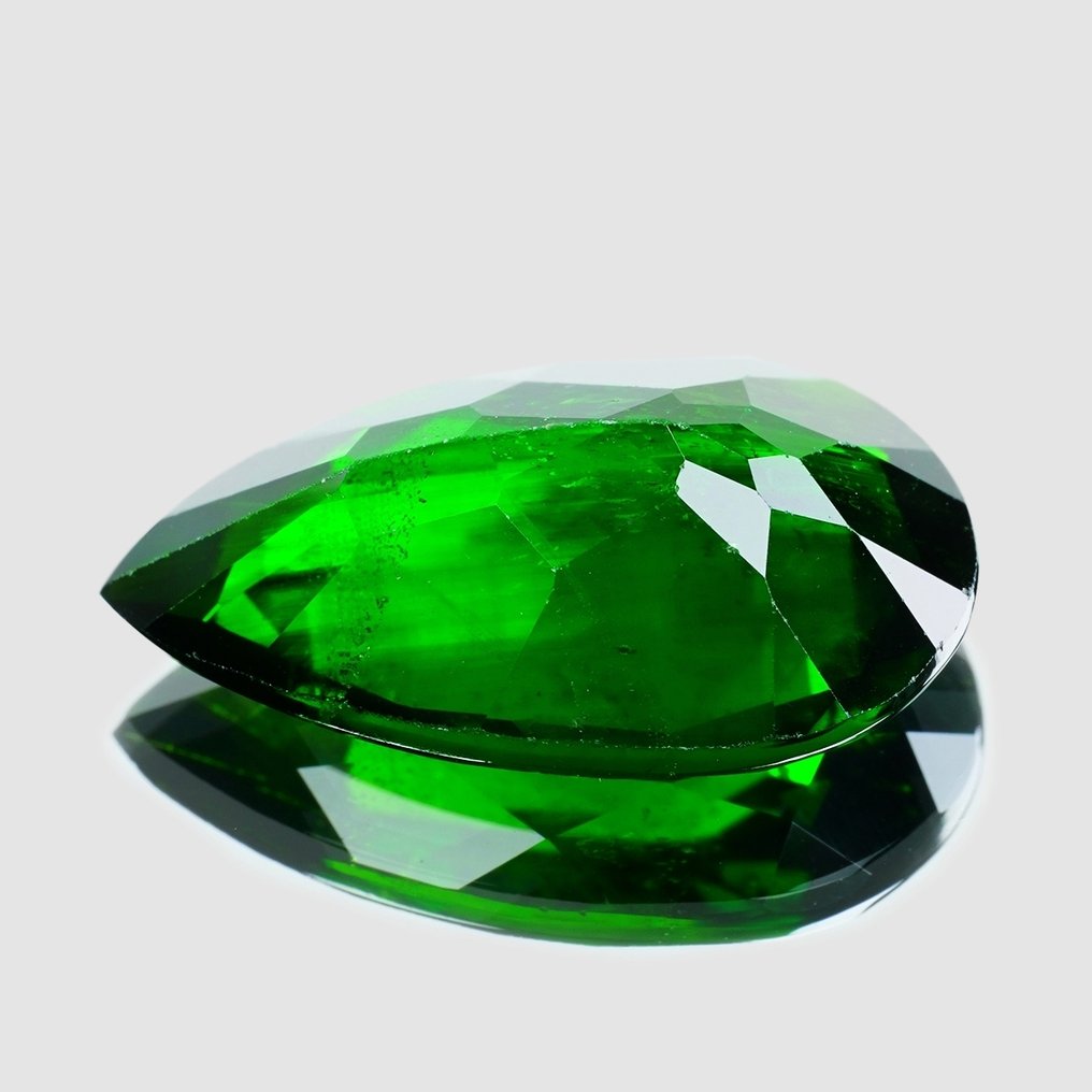 χωρίς τιμή ασφαλείας - 1 pcs  Πράσινο Διοψίδιο  - 6.25 ct - Διεθνής Ένωση Έγχρωμων Πολύτιμων Λίθων (ICA GemLab) - Chrome Diopside #4.3