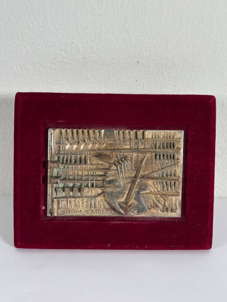Arnaldo Pomodoro (1926) - Sculpture, Piastra per Comune di Milano, bronzo argentato - 1986 #1.0