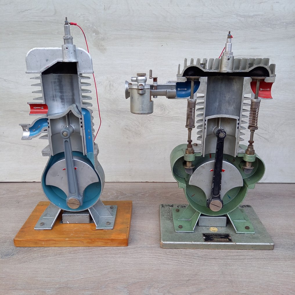 Car part (2) - Biofiz Poland, Factory of teaching aids in Poznań - SV four-stroke engine and two-stroke engine with carburetor - 1970-1980 #1.0