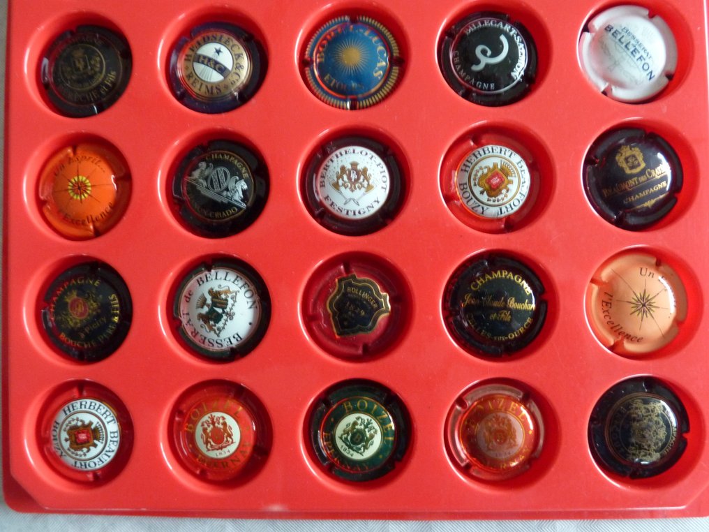 Θεματική συλλογή - 320 καψούλες σαμπάνιας με 20 νέες και ολοκληρωμένες σειρές. - Ayala, Mignon, Perrier Jouet, Dom Pérignon, Germain, Drappier. #1.0