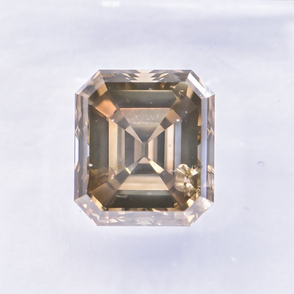 Ingen mindstepris - 1 pcs Diamant  (Naturfarvet)  - 2.16 ct - Smaragd - Fancy Grålig, Grønlig Gul - SI2 - International Gemological Institute (IGI) - VG #3.2