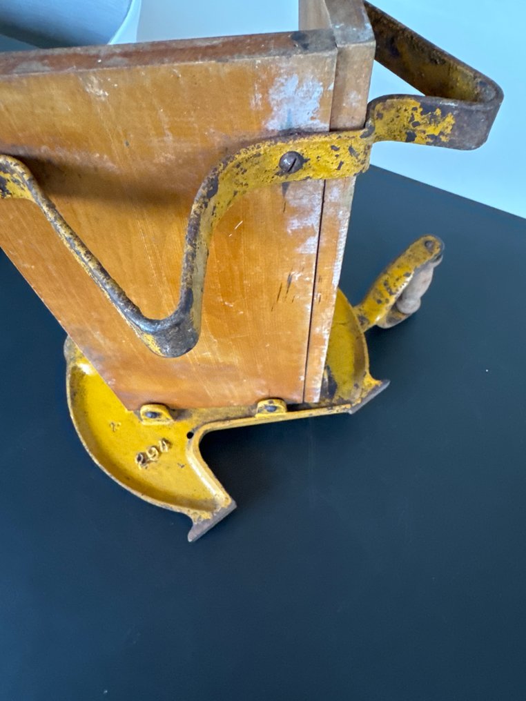 Raadvad - Ole Larsen - Brødskærer -  294 - Metal, Træ - Raadvad Lang model #3.2