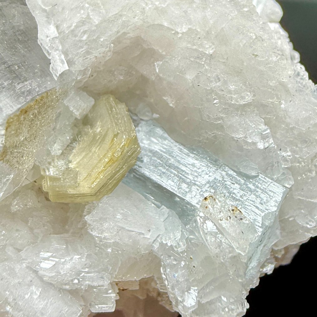 Aquamarine Crystal cluster - Height: 44 mm - Width: 40 mm- 40 g - (1) #2.1