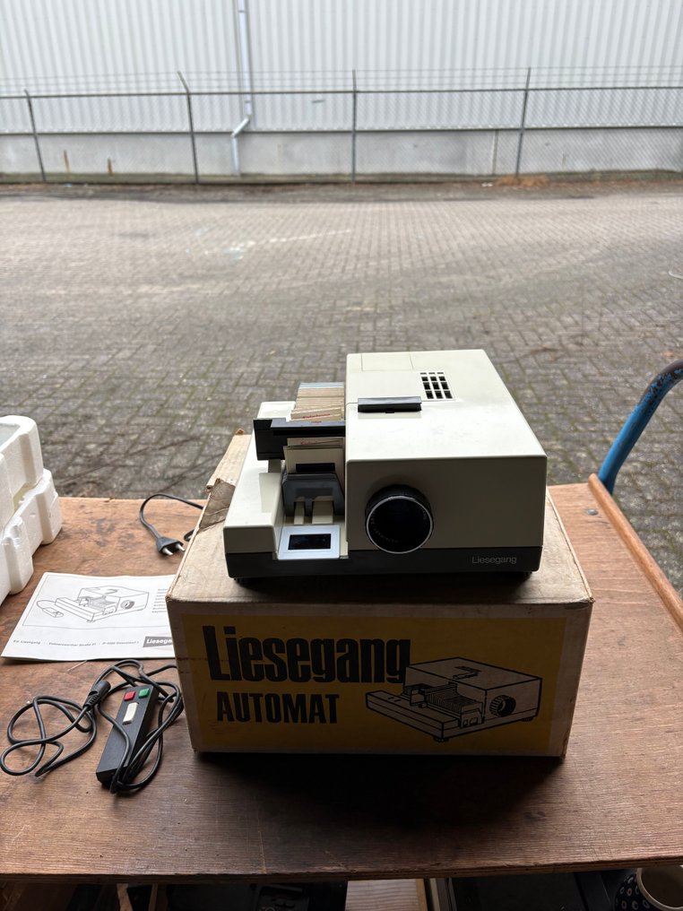 Liesegang Automat diaprojector met universeel magazijn – origineel in doos | Slide projector #1.0