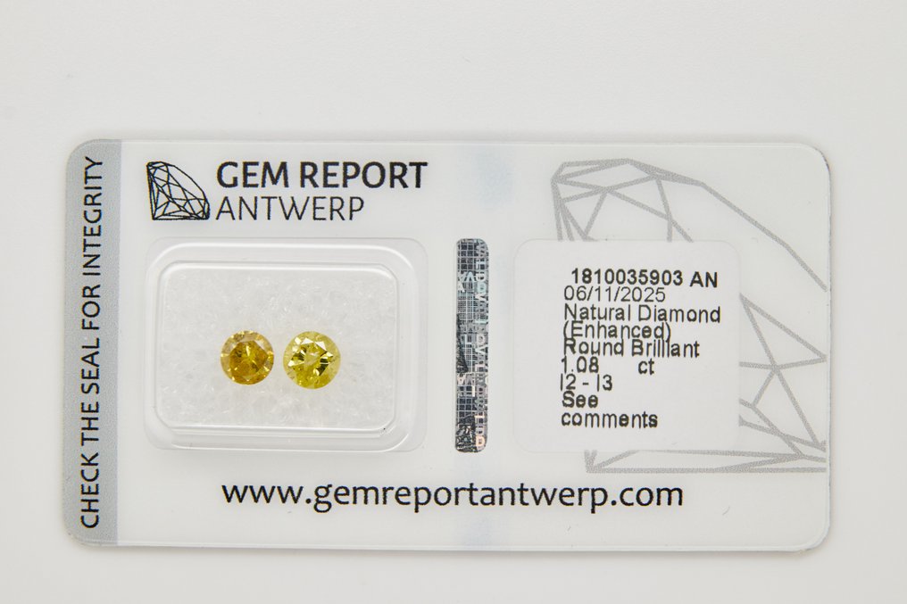 Ingen mindstepris - 2 pcs Diamant  (Farvebehandlet)  - 1.08 ct - Rund - I2, I3 - Gem Report Antwerp (GRA) #1.0