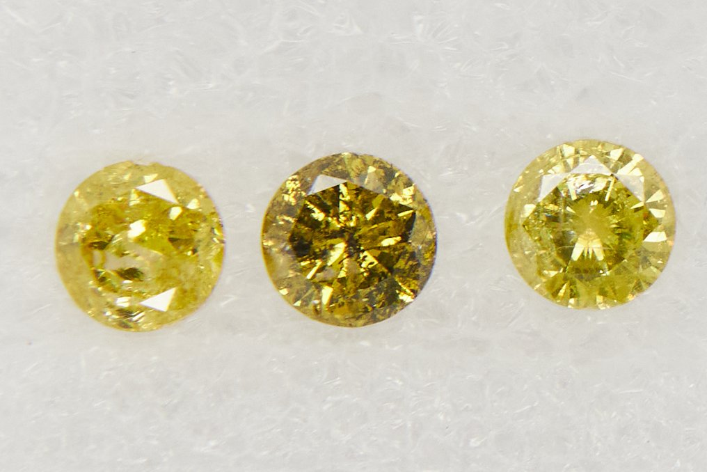 Zonder minimumprijs - 3 pcs Diamant (Kleurbehandeld) - 1.13 ct - Gemengde slijpvorm - P2, I3 - Gem Report Antwerp (GRA) #1.0