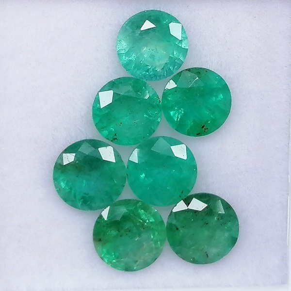 7 pcs Vert Émeraude - 3.43 ct - Instituto Gemólogico Español (IGE) - Mineur/modéré - Huile #4.3