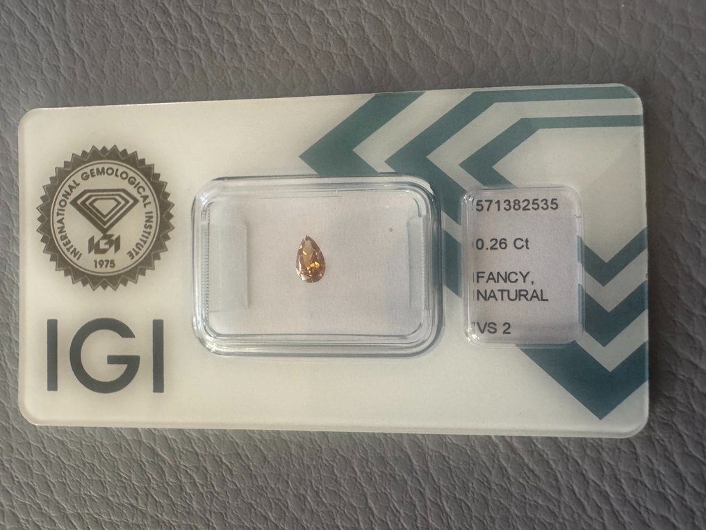 χωρίς τιμή ασφαλείας - 1 pcs Διαμάντι (Φυσικού χρώματος) - 0.26 ct - Αχλάδι - Fancy deep Κιτρινωπό Πορτοκαλί - VS2 - International Gemological Institute (IGI) #1.0